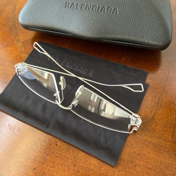 BALENCIAGA SUNGLASSES - Picture 15 of 16